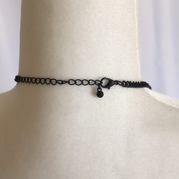 BLACK/JEWEL FEATHER NECKLACE - Picture 3 of 6